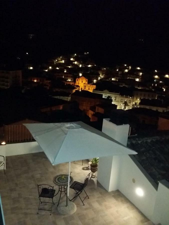 Bed and Breakfast Casa Mireio Модика Экстерьер фото